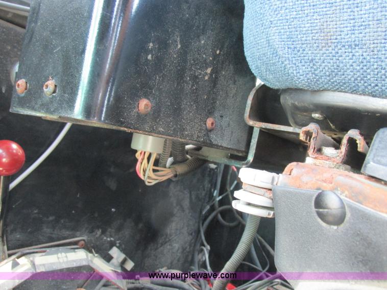 image for item L4016 2002 Ag-Chem TerraGator 8104 self-propelled applicator