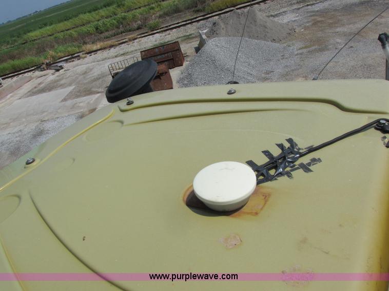 image for item L4016 2002 Ag-Chem TerraGator 8104 self-propelled applicator