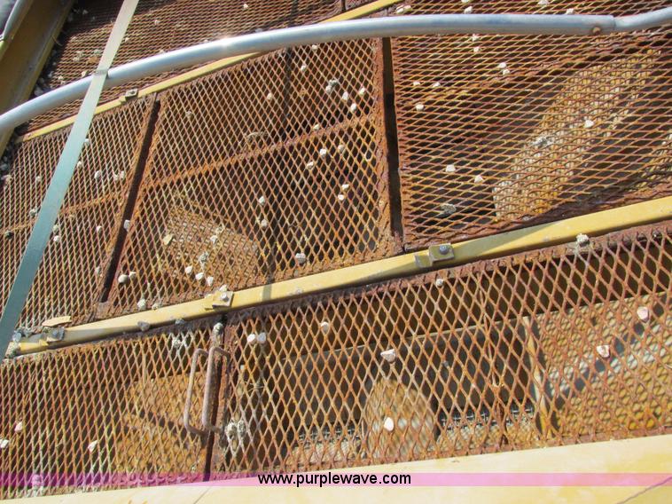 image for item L4016 2002 Ag-Chem TerraGator 8104 self-propelled applicator