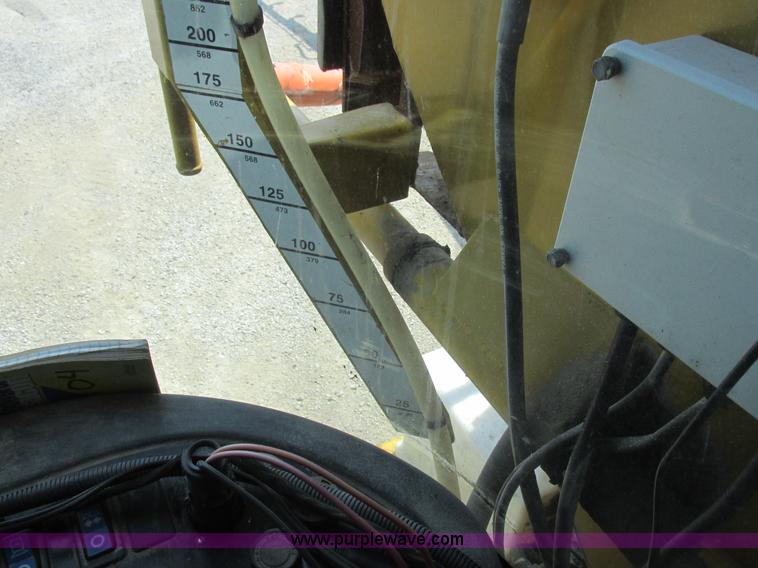 image for item L4016 2002 Ag-Chem TerraGator 8104 self-propelled applicator