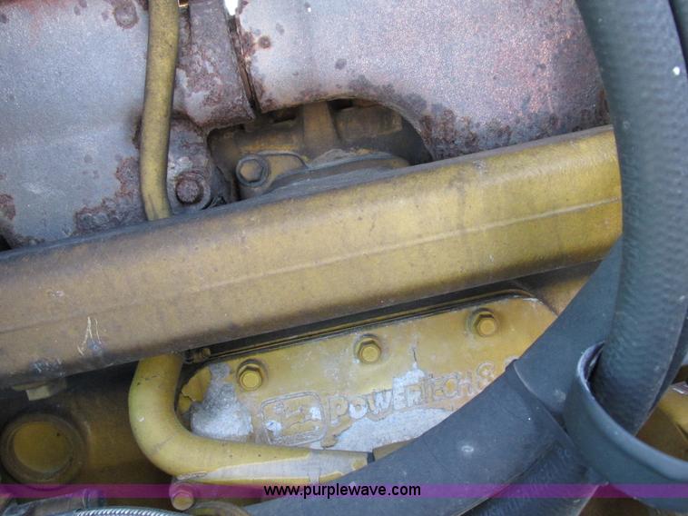 image for item L4016 2002 Ag-Chem TerraGator 8104 self-propelled applicator