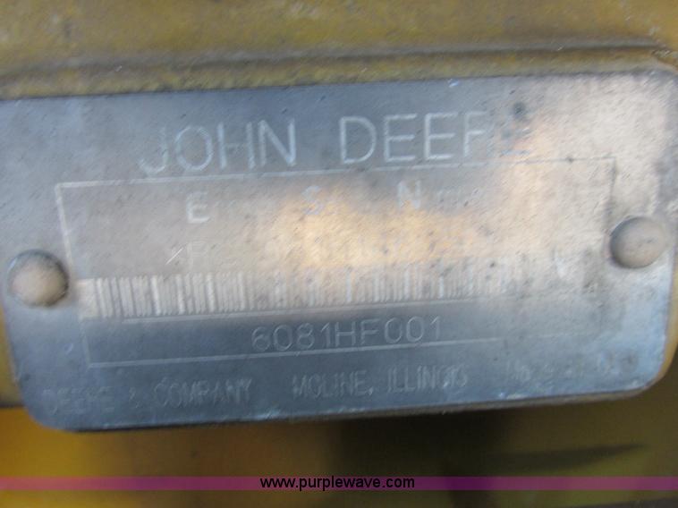 image for item L4016 2002 Ag-Chem TerraGator 8104 self-propelled applicator