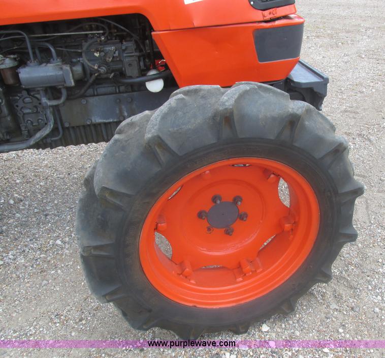 image for item L4034 Kubota M5400 MFWD tractor