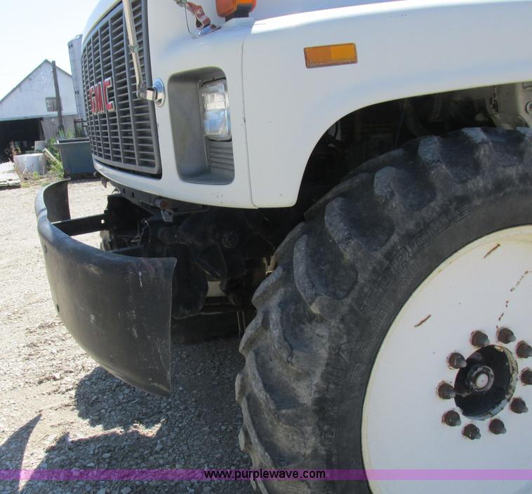 image for item L4051 1994 GMC TopKick applicator truck