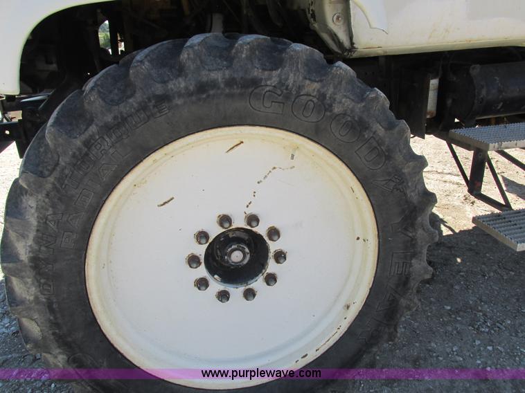 image for item L4051 1994 GMC TopKick applicator truck