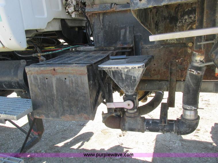 image for item L4051 1994 GMC TopKick applicator truck