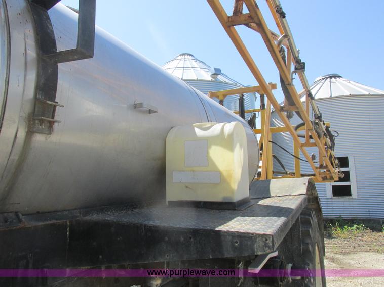 image for item L4051 1994 GMC TopKick applicator truck