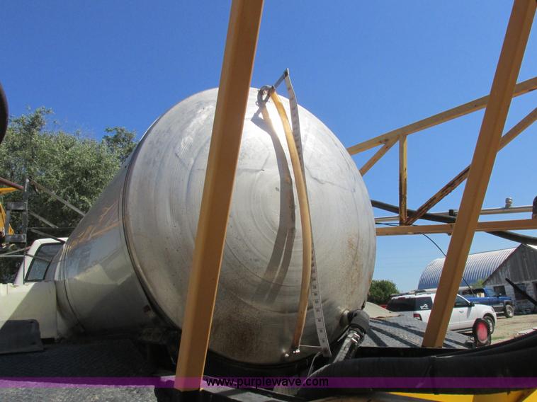 image for item L4051 1994 GMC TopKick applicator truck