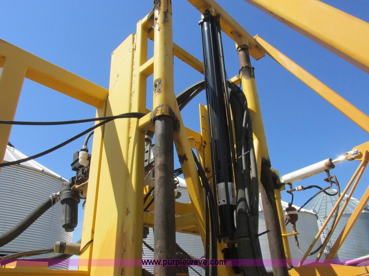 image for item L4051 1994 GMC TopKick applicator truck