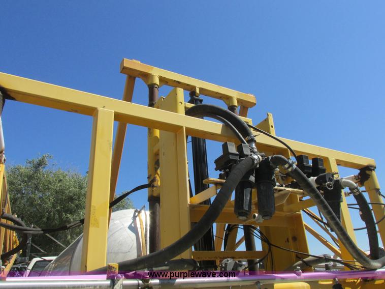 image for item L4051 1994 GMC TopKick applicator truck