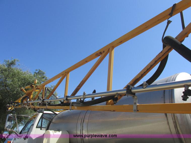 image for item L4051 1994 GMC TopKick applicator truck