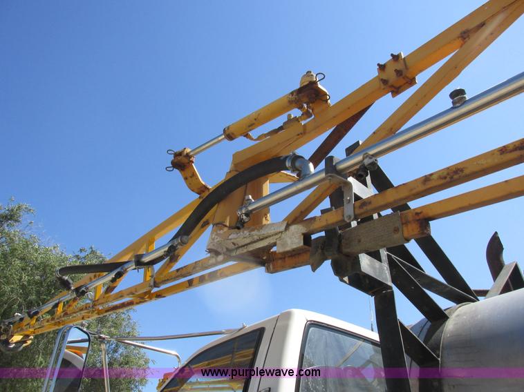 image for item L4051 1994 GMC TopKick applicator truck