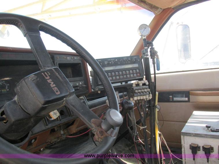 image for item L4051 1994 GMC TopKick applicator truck