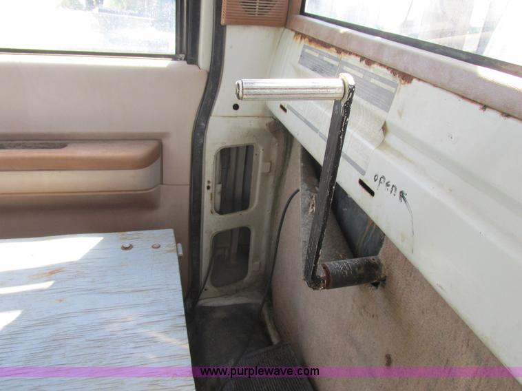 image for item L4051 1994 GMC TopKick applicator truck