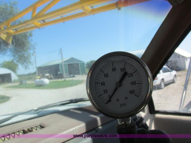 image for item L4051 1994 GMC TopKick applicator truck