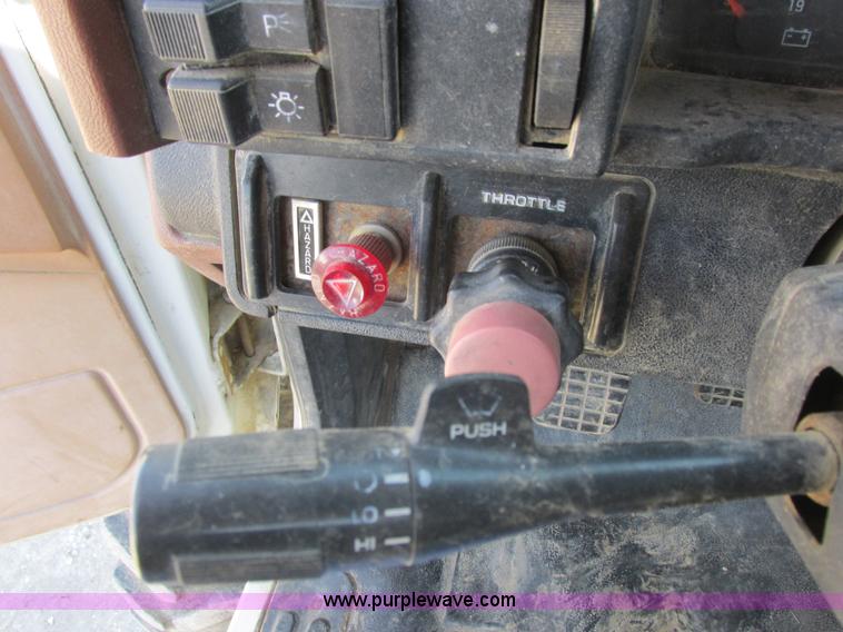 image for item L4051 1994 GMC TopKick applicator truck