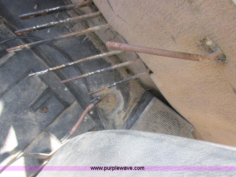 image for item L4051 1994 GMC TopKick applicator truck