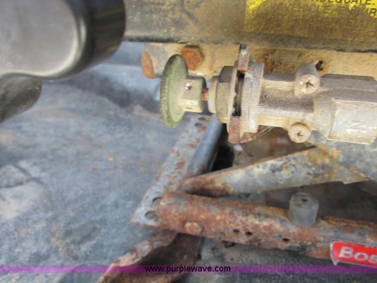 image for item L4051 1994 GMC TopKick applicator truck