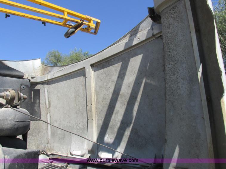 image for item L4051 1994 GMC TopKick applicator truck