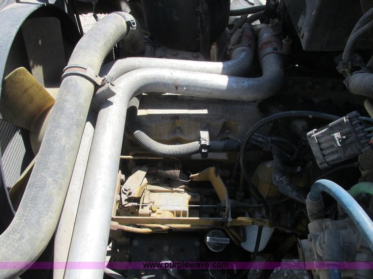 image for item L4051 1994 GMC TopKick applicator truck