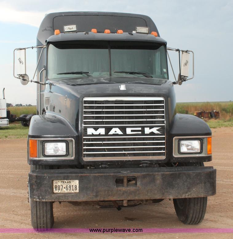 image for item L4369 1994 Mack CH613 semi truck