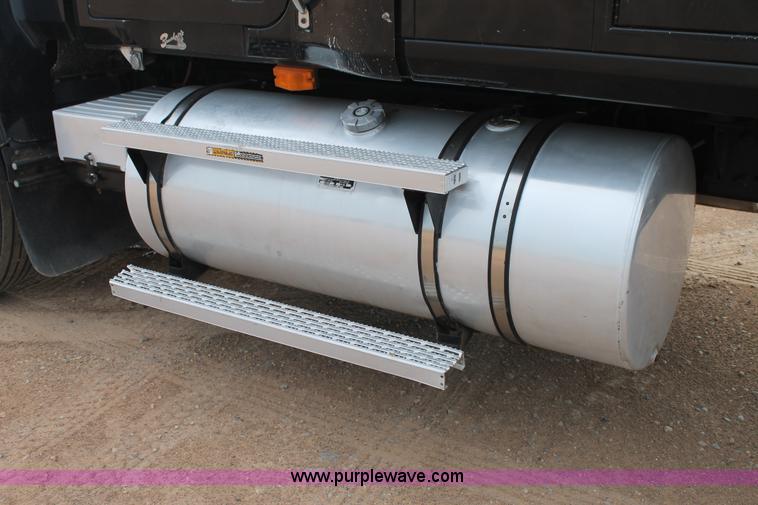 image for item L4369 1994 Mack CH613 semi truck