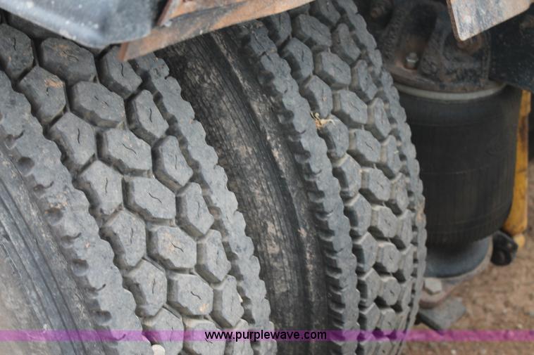 image for item L4369 1994 Mack CH613 semi truck