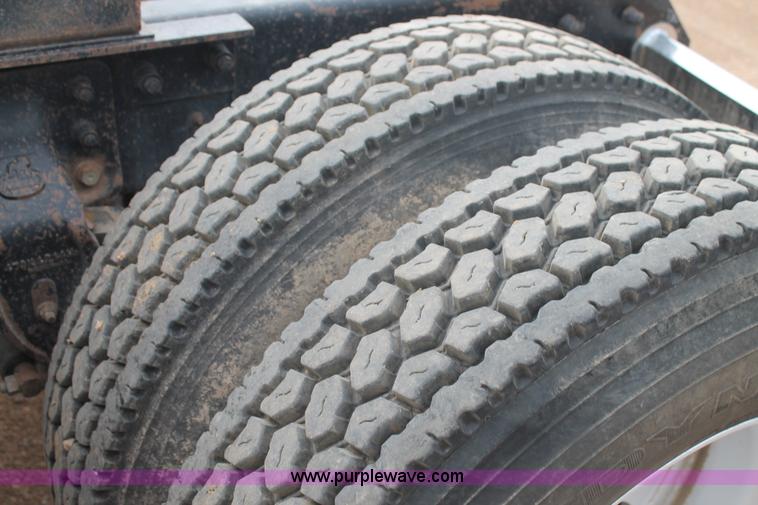 image for item L4369 1994 Mack CH613 semi truck