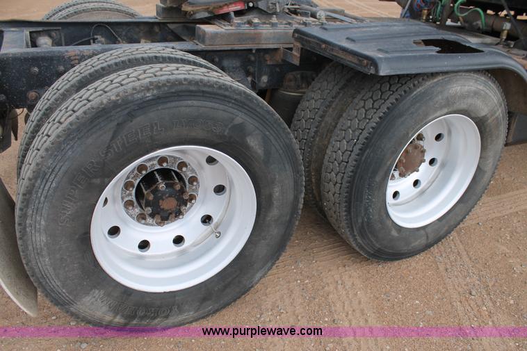 image for item L4369 1994 Mack CH613 semi truck