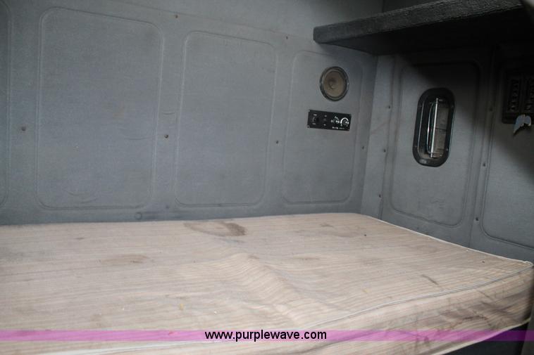 image for item L4369 1994 Mack CH613 semi truck