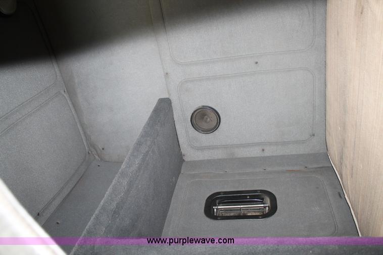 image for item L4369 1994 Mack CH613 semi truck