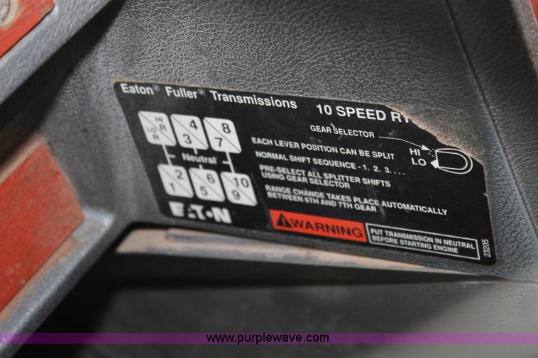 image for item L4369 1994 Mack CH613 semi truck