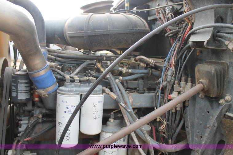 image for item L4369 1994 Mack CH613 semi truck