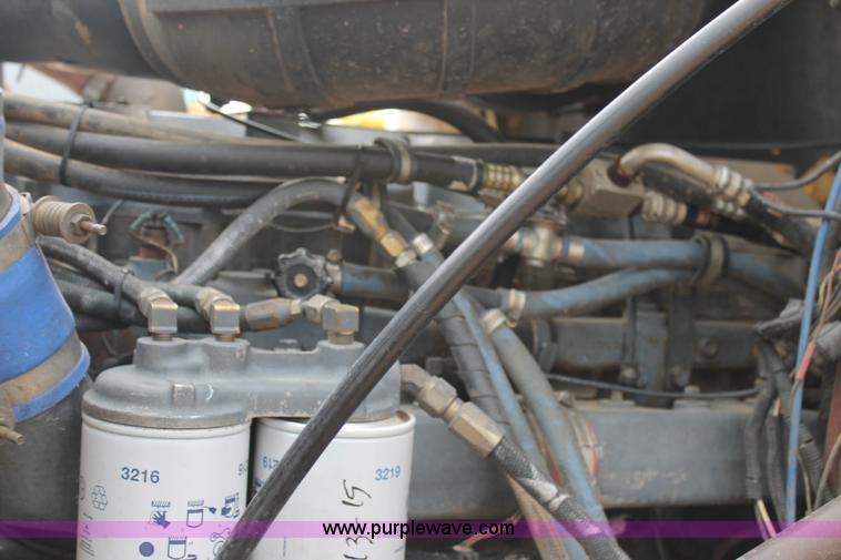 image for item L4369 1994 Mack CH613 semi truck