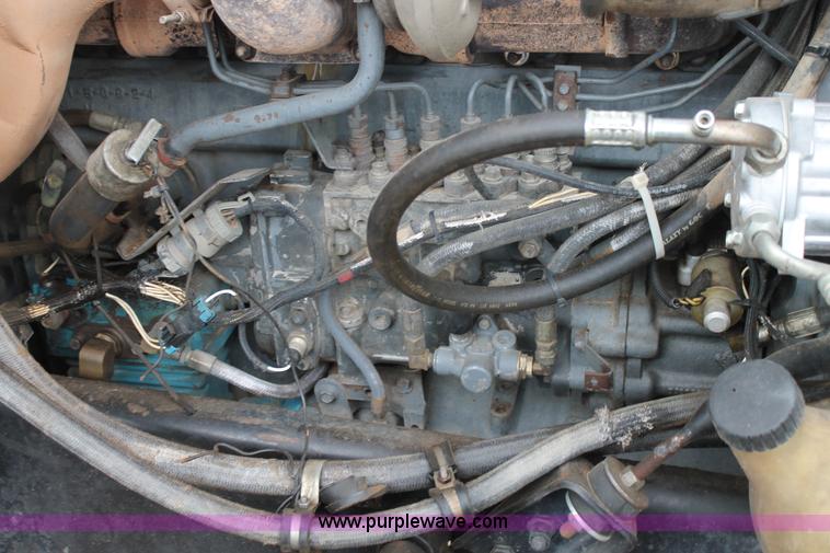 image for item L4369 1994 Mack CH613 semi truck