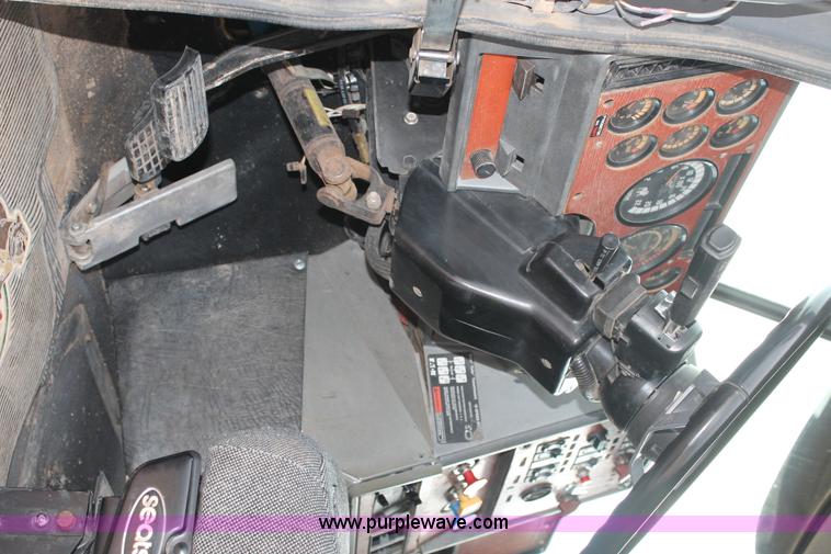 image for item L4369 1994 Mack CH613 semi truck