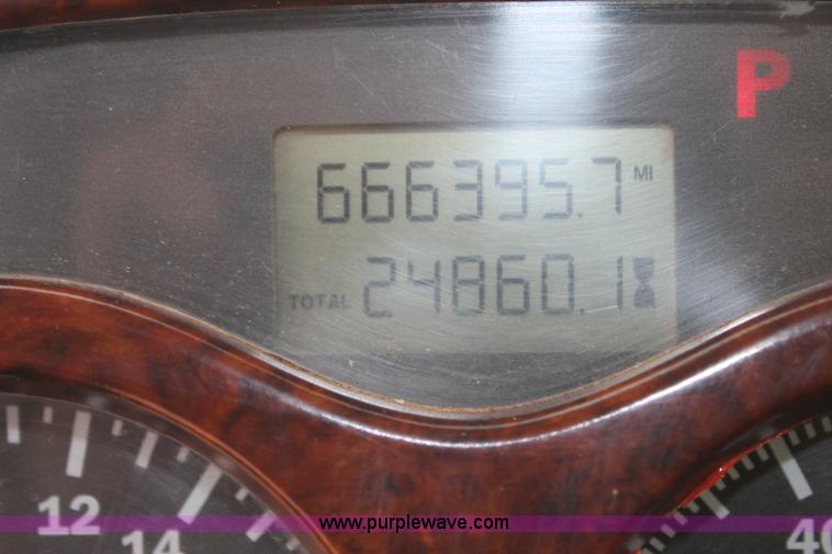 image for item L4371 2001 Mack CH613 semi truck