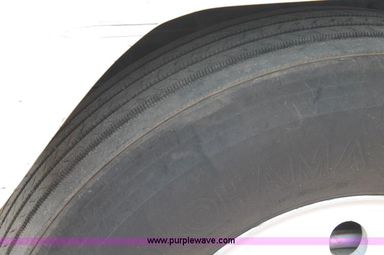 image for item L4373 2000 Mack CH613 semi truck