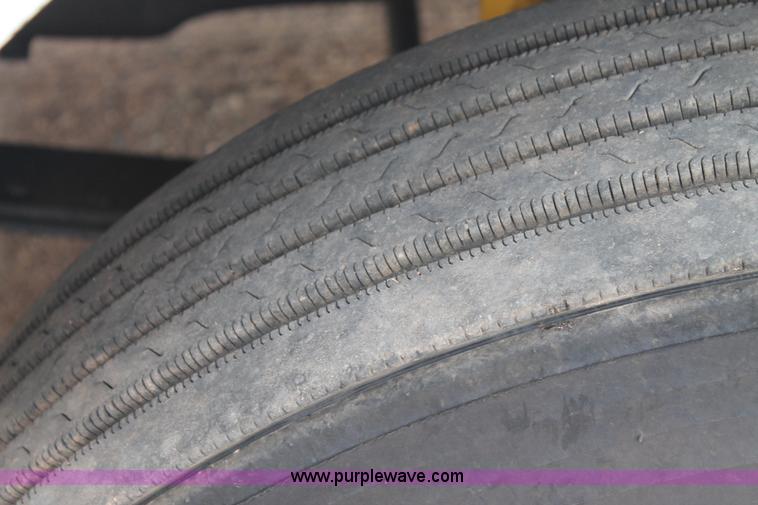 image for item L4373 2000 Mack CH613 semi truck