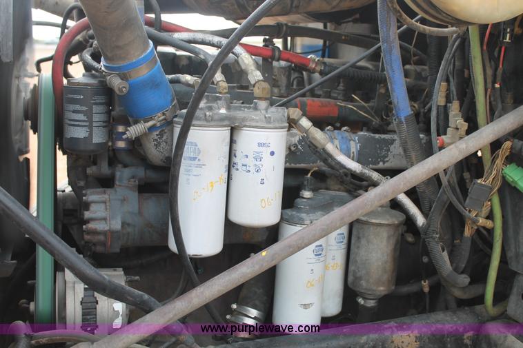 image for item L4373 2000 Mack CH613 semi truck