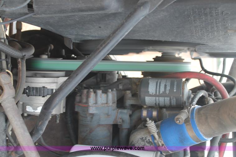 image for item L4373 2000 Mack CH613 semi truck