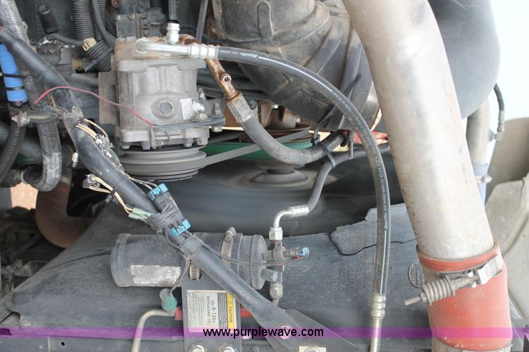 image for item L4373 2000 Mack CH613 semi truck