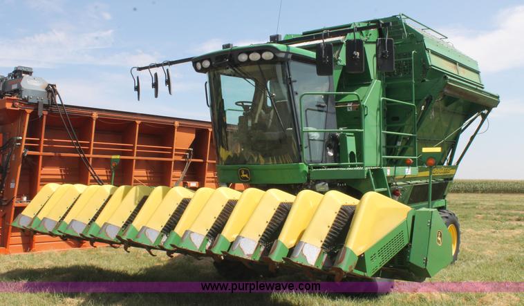 image for item L4415 2006 John Deere 7460 cotton stripper