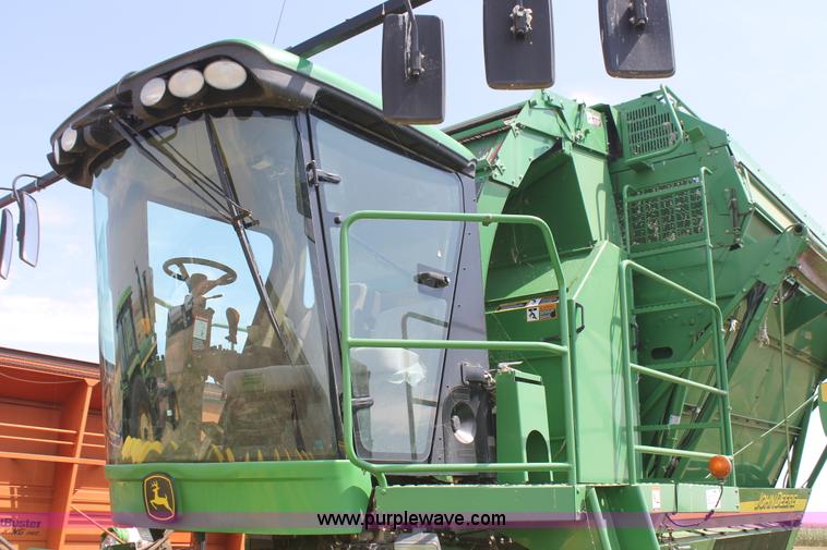 image for item L4415 2006 John Deere 7460 cotton stripper