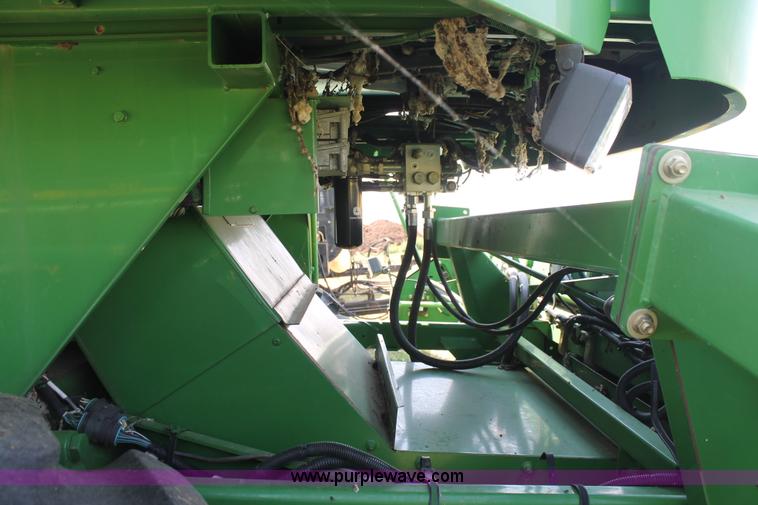 image for item L4416 2006 John Deere 7460 cotton stripper