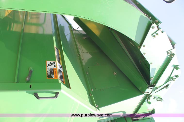 image for item L4416 2006 John Deere 7460 cotton stripper