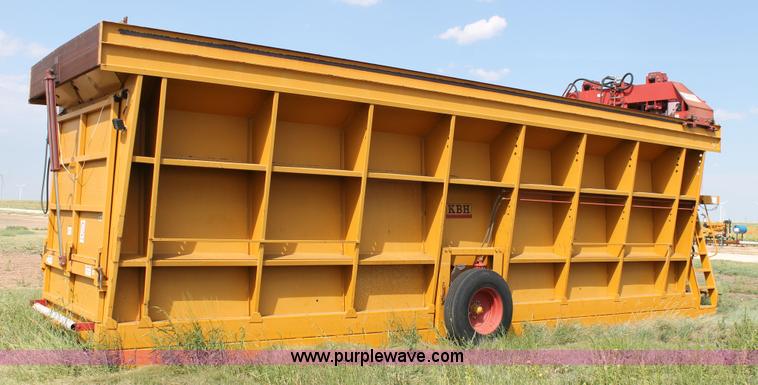 image for item L4420 KBH cotton module builder