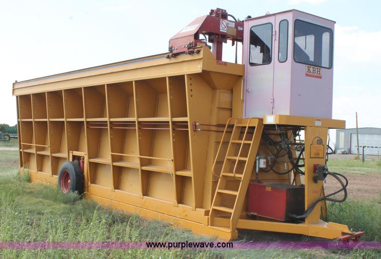 image for item L4420 KBH cotton module builder