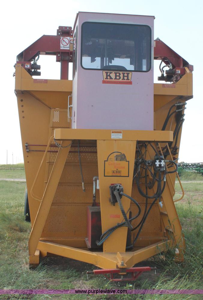 image for item L4420 KBH cotton module builder