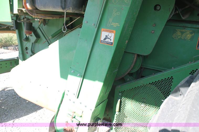 image for item L4424 1997 John Deere 9600 combine